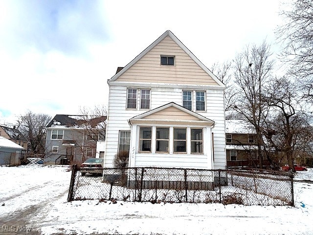 view of front of property