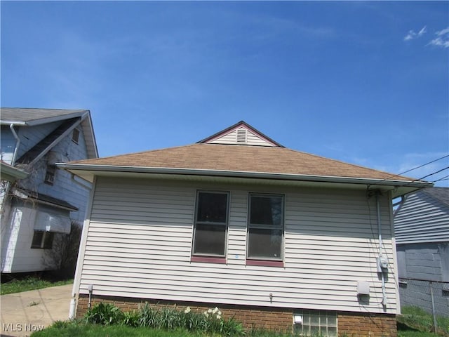 10904 Wadsworth Ave, Garfield Heights, OH 44125 - photo 2