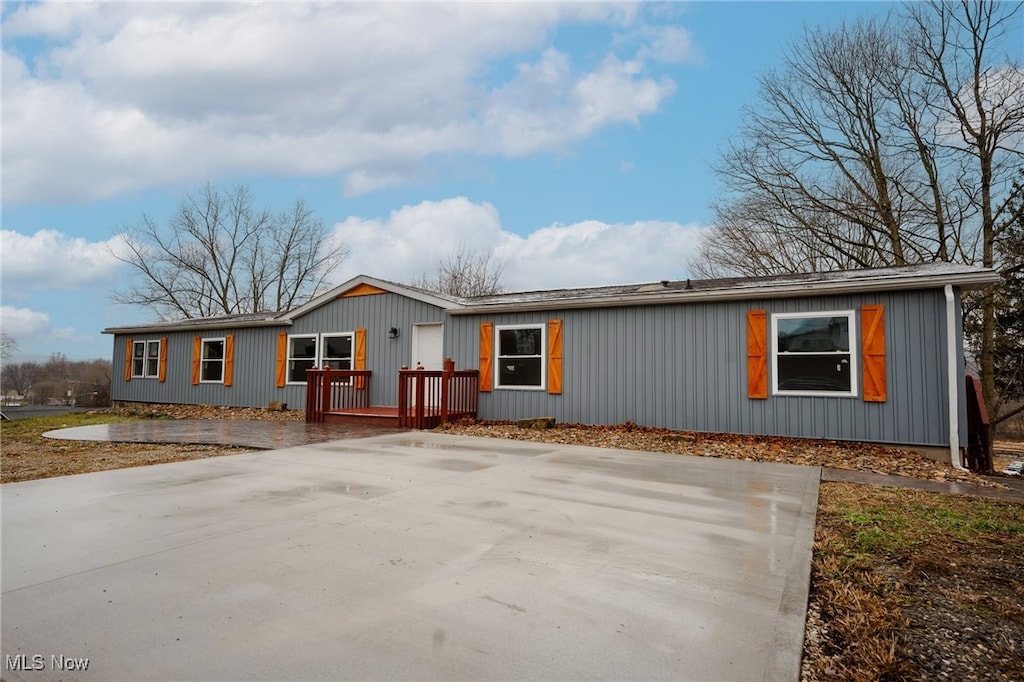 view of manufactured / mobile home