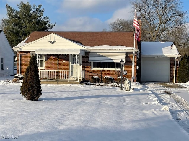 single story home featuring a garage