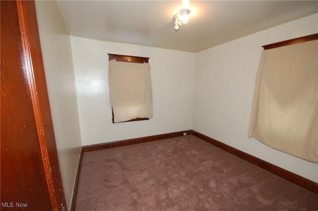 view of carpeted spare room