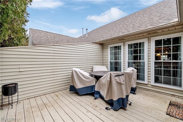 2834 Caxton Cir, Akron, OH 44312 - view of wooden terrace
