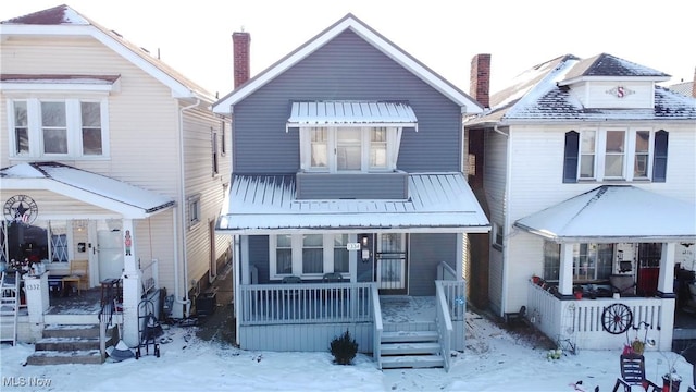 view of front of property featuring a porch