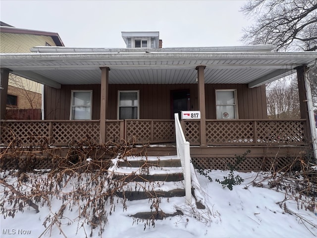 view of front of property with a porch