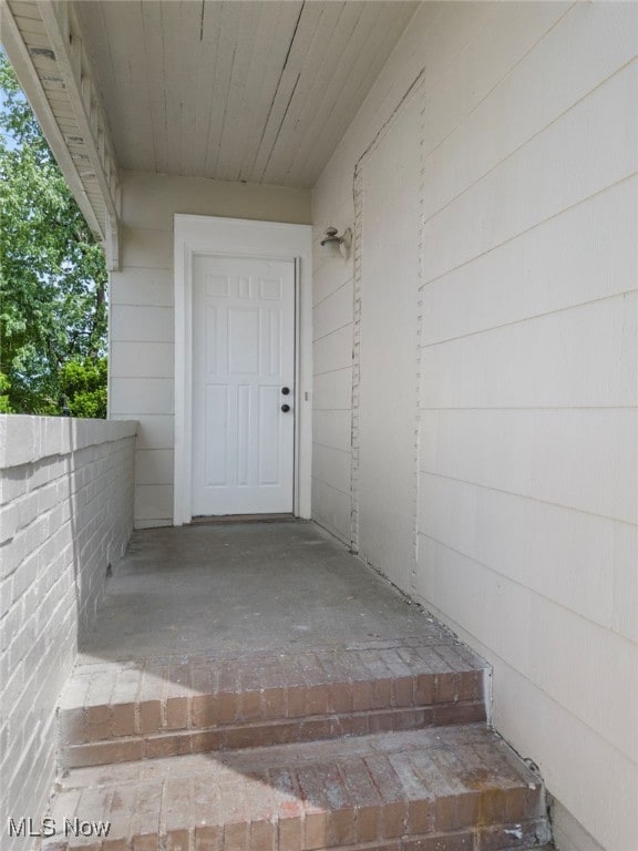 view of property entrance