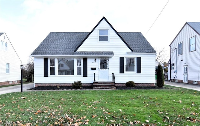 view of front of house featuring a front yard