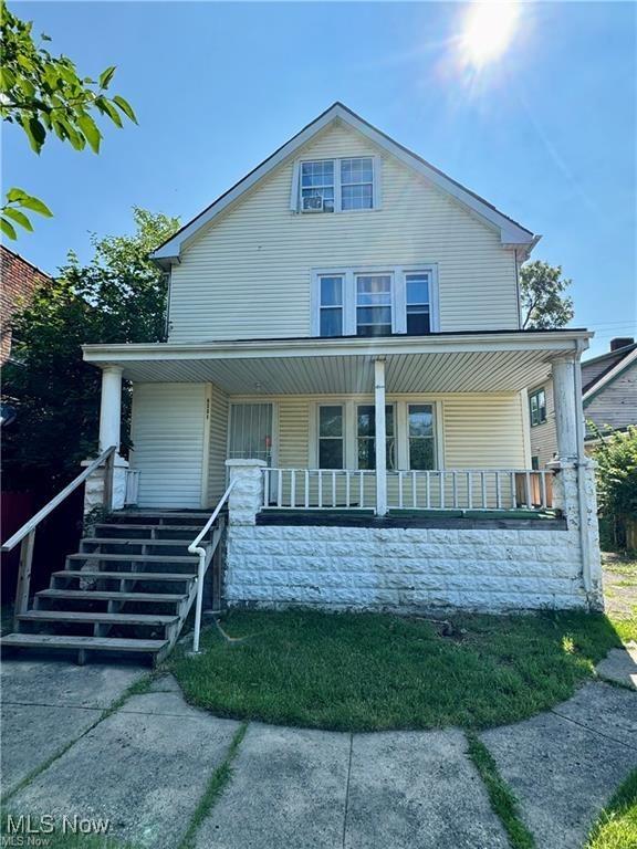 view of front of property with covered porch