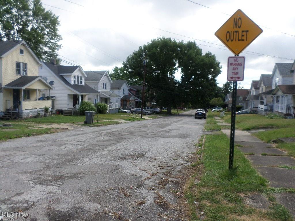 1753 Silliman St, Youngstown, OH 44509 - photo 3