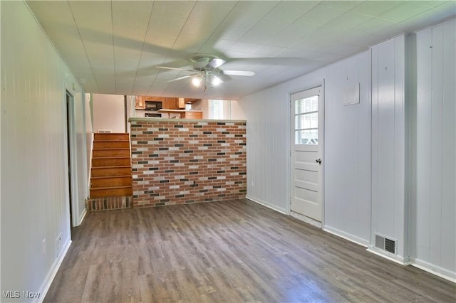 spare room featuring ceiling fan and light wood-type flooring