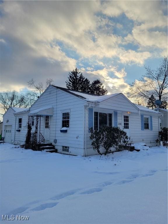 view of front of property