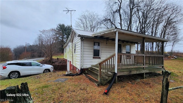 view of front of house with a porch