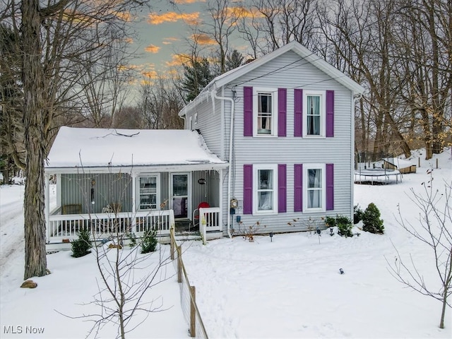 view of front of property featuring covered porch