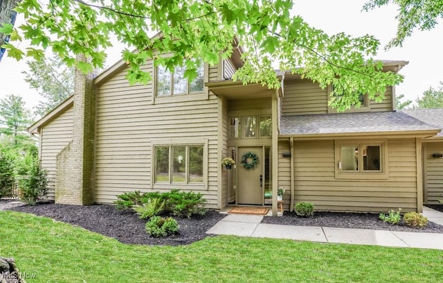 view of front of house with a front yard