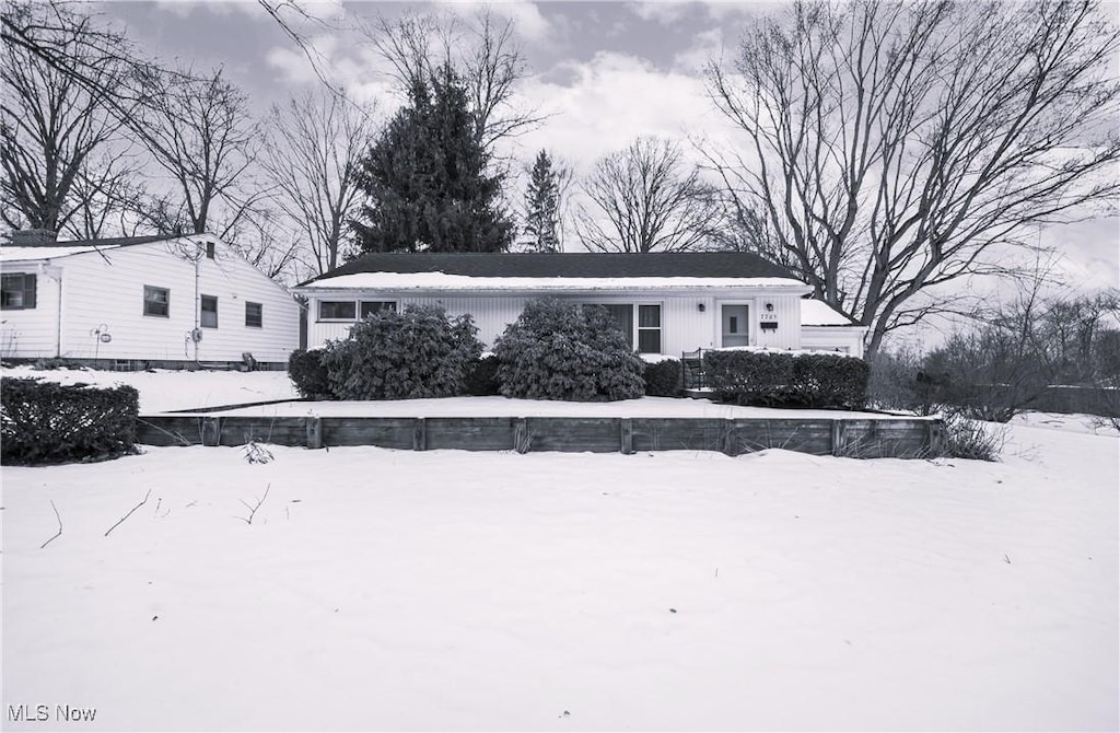 view of front of house