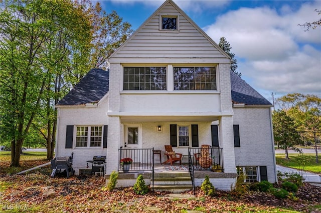 view of front facade with covered porch