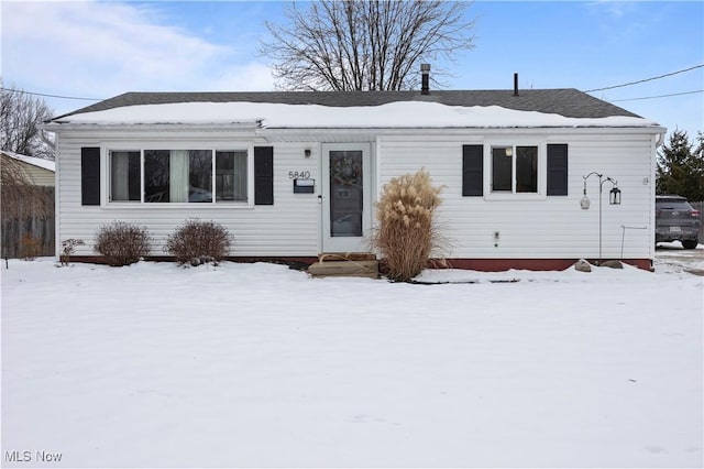 view of front of property