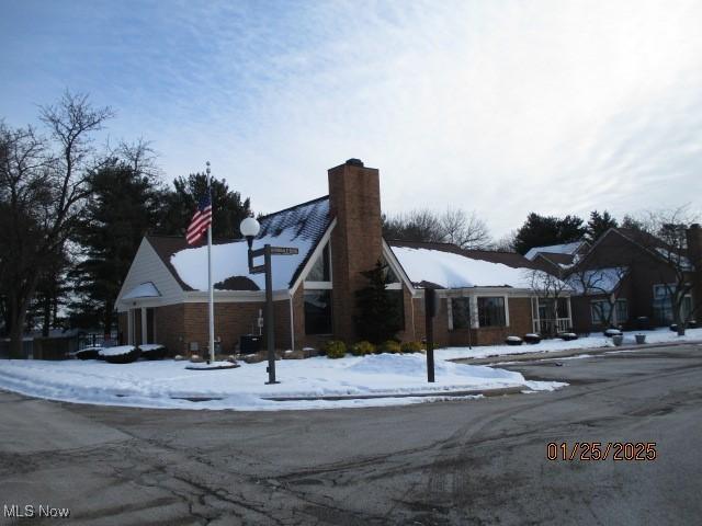 view of front facade