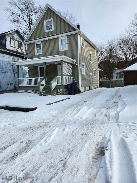 view of front property featuring a porch