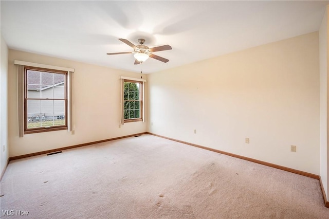 1089 Park Pl, Niles, OH 44446 - unfurnished room with ceiling fan and light carpet
