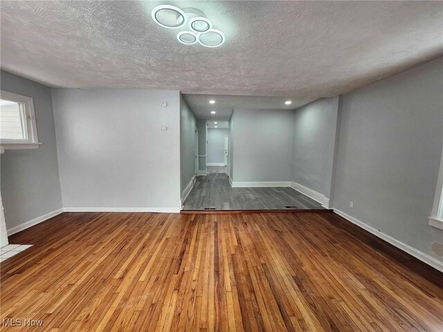 12405 Signet Ave, Cleveland, OH 44120 - photo 14