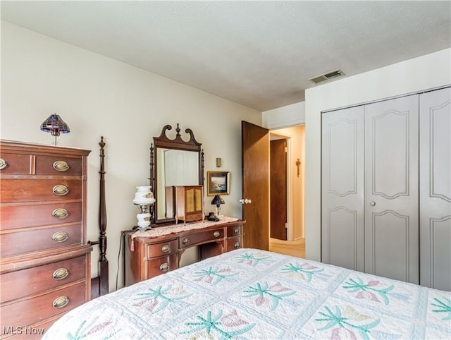 bedroom featuring a closet