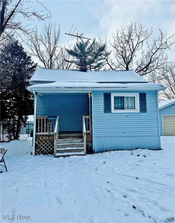 view of front of home