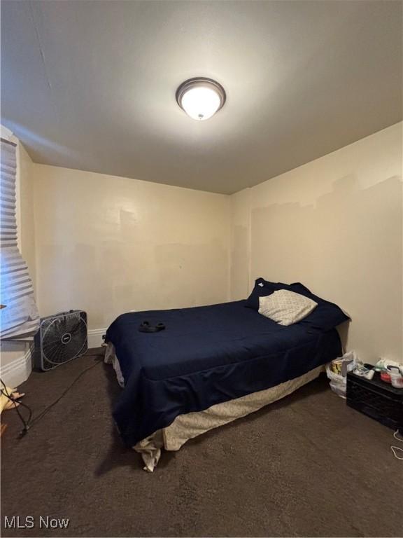 bedroom featuring carpet flooring