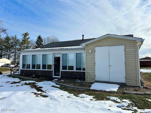 view of front of property