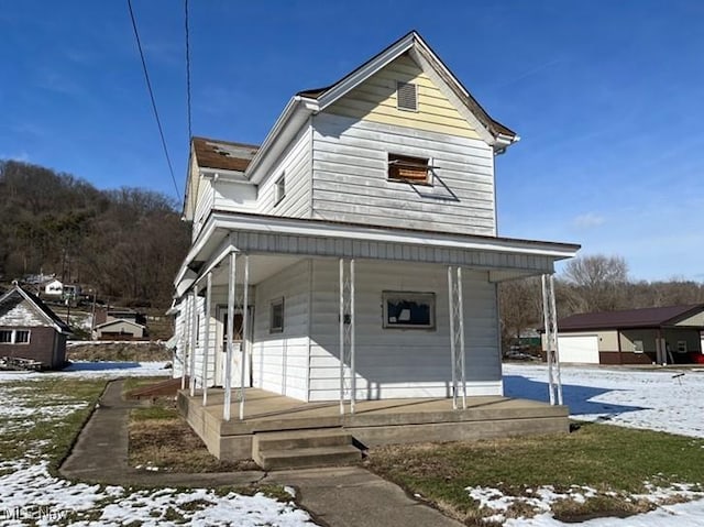 view of front of home featuring a porch