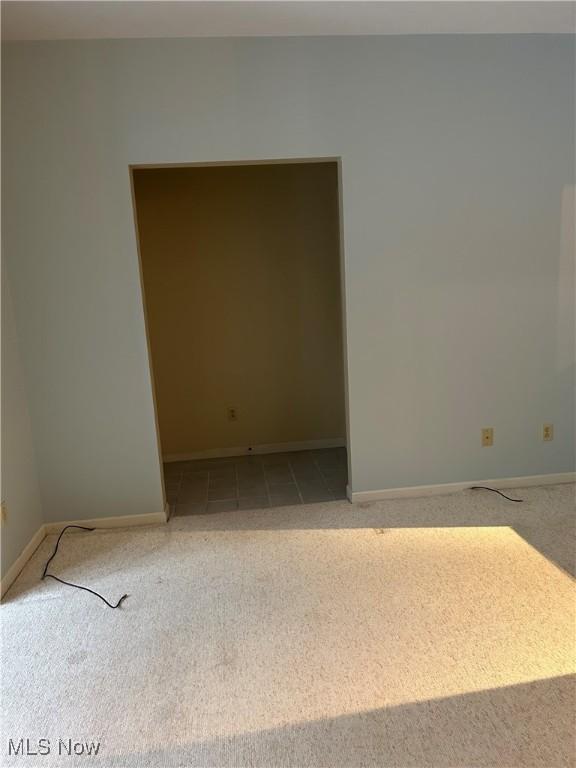 empty room with carpet