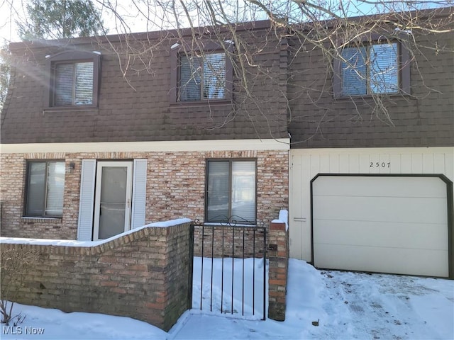 view of front facade featuring a garage