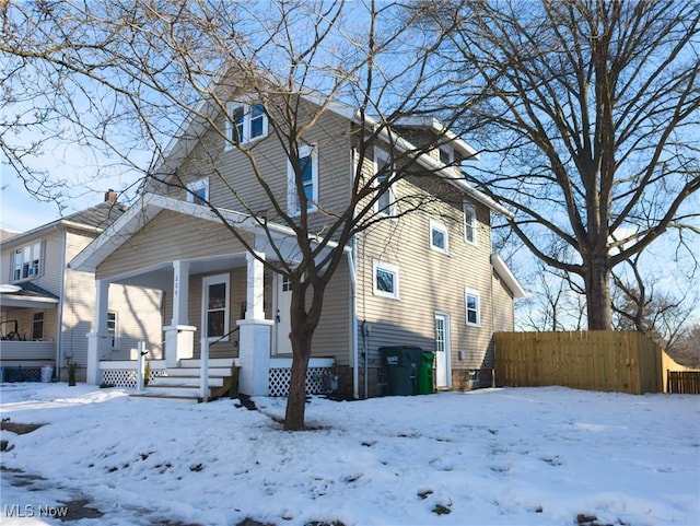 view of front facade featuring a porch