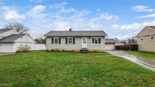 view of front facade featuring a front yard