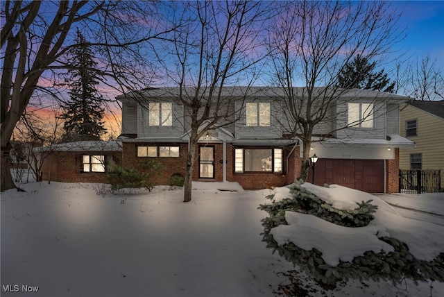 view of front property featuring a garage