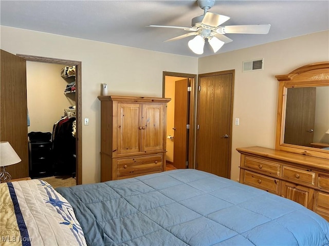 bedroom with ceiling fan