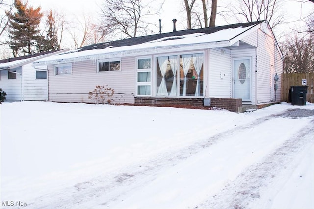 view of front of property