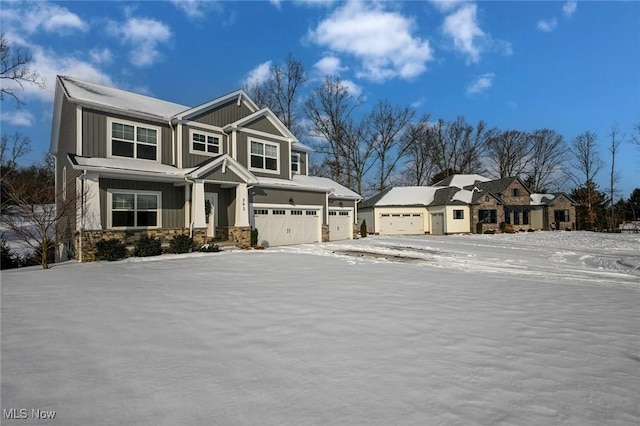 view of front facade with a garage