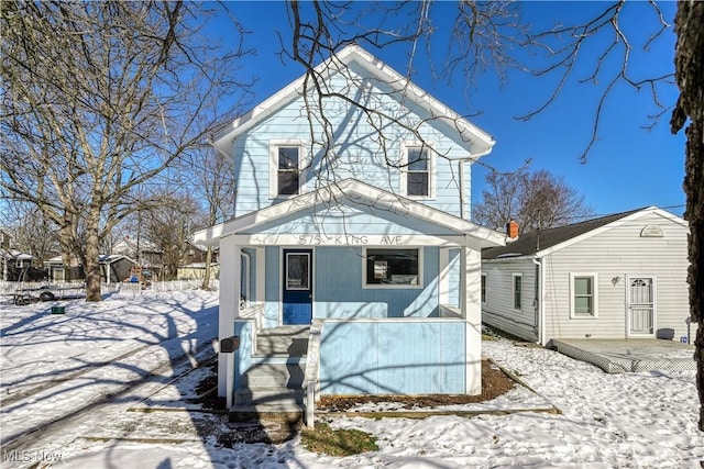 view of front property