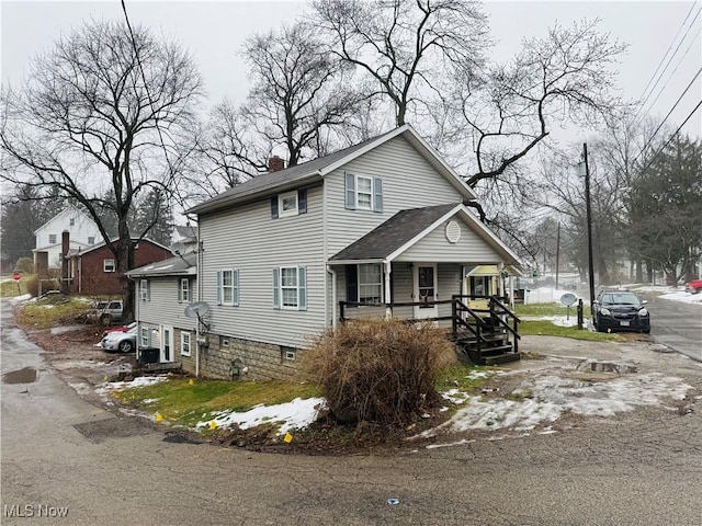 view of front of house featuring covered porch