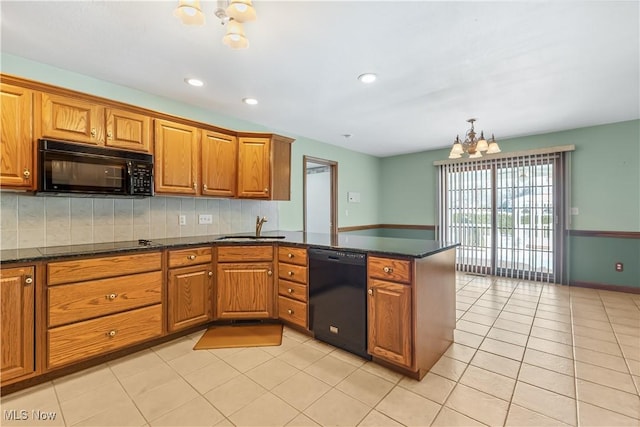 kitchen with sink, light tile patterned floors, kitchen peninsula, a notable chandelier, and black appliances