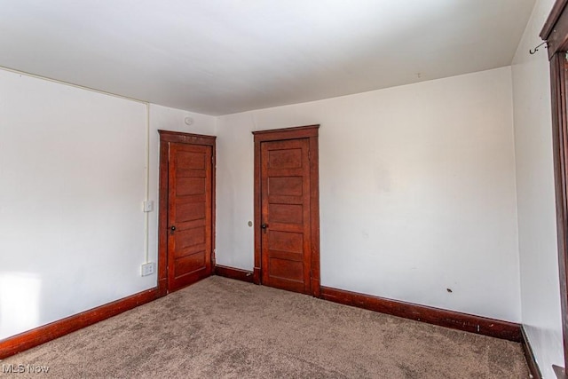 empty room with carpet