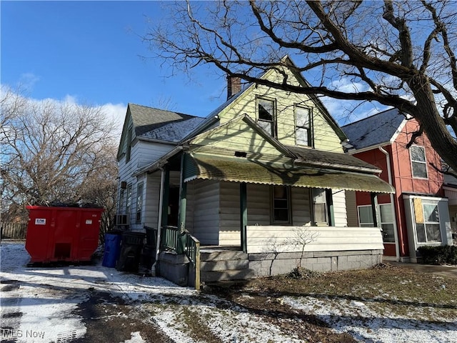 view of front of property