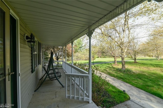 view of patio / terrace with covered porch