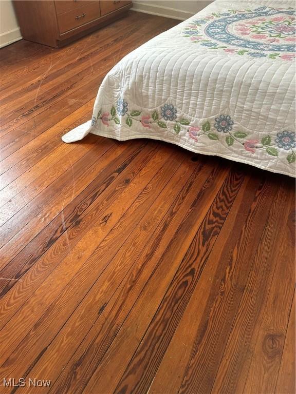 interior details with hardwood / wood-style flooring