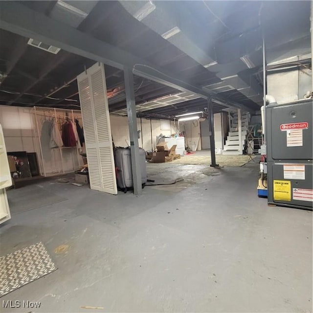 basement featuring washer / dryer