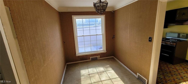 dining room with a notable chandelier