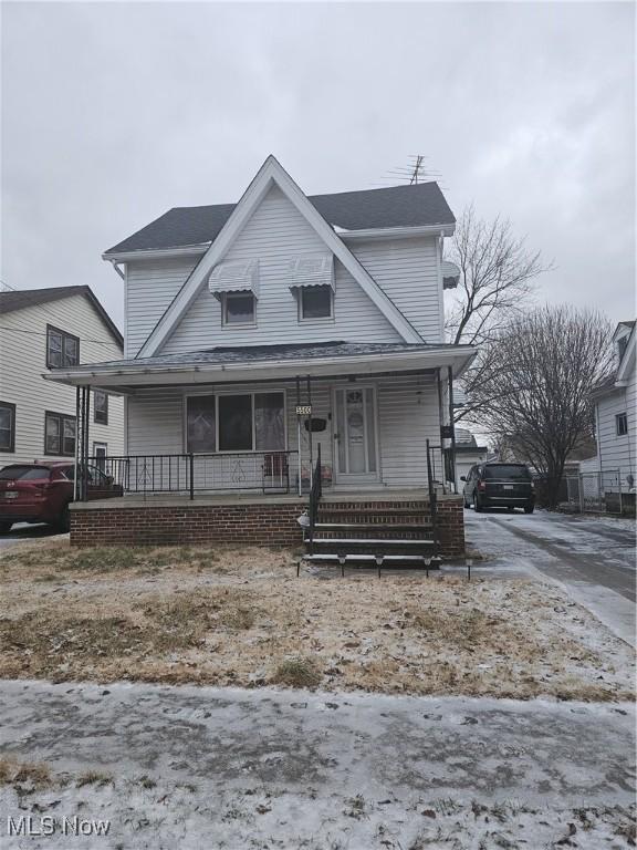 view of front facade with a porch