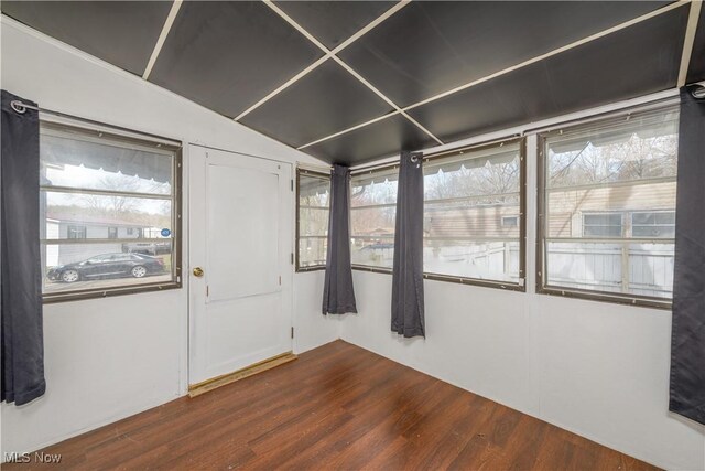 empty room featuring dark hardwood / wood-style floors