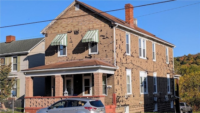 view of front of property with a porch