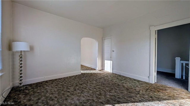 unfurnished room with carpet